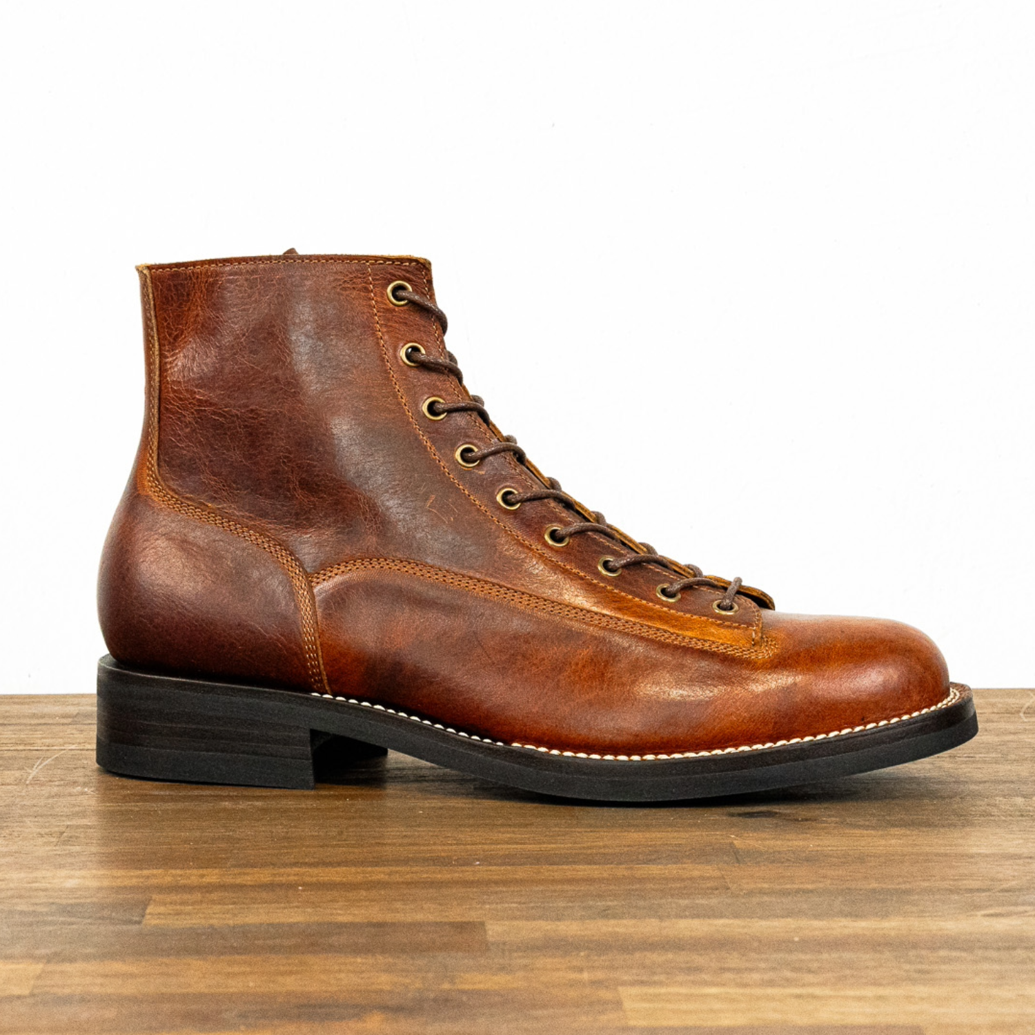 Carver - Cognac Burnt Chip Tan Bison